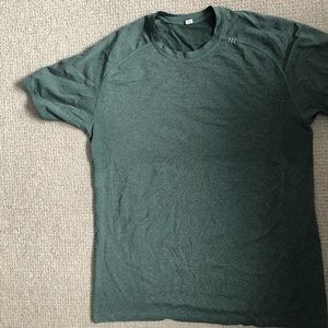 Lululemon short sleeve metal vent t-shirt.  Size L
